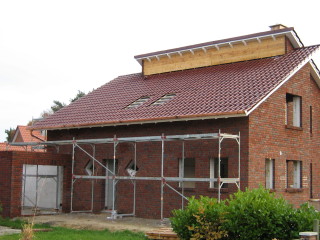 Pultdach an der Einfahrt