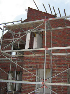 r�ckw�rtiger Hausgiebel